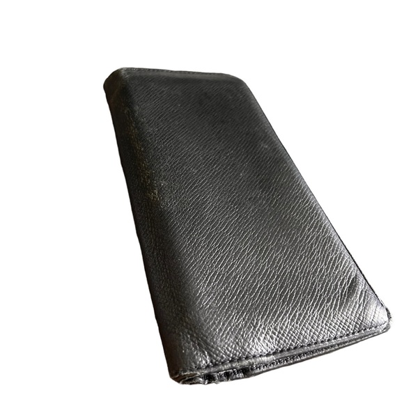 Louis Vuitton Black Taiga Brazza Bifold Long Wallet - Picture 2 of 16